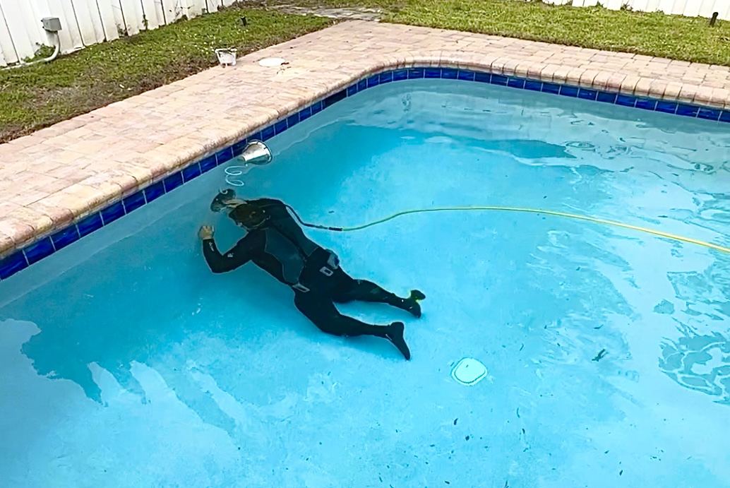 Underwater pool inspection